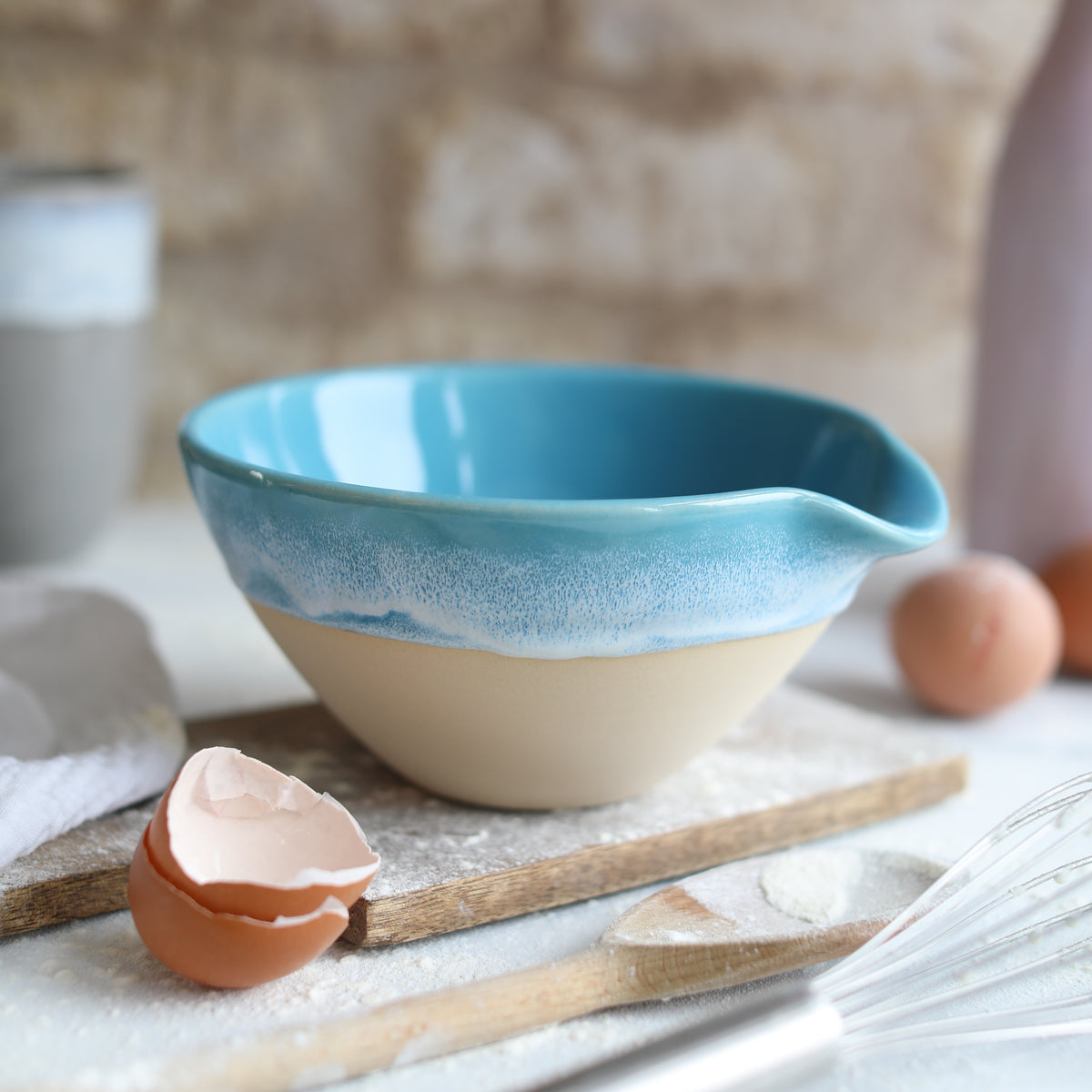 Ceramic pouring bowl in blue